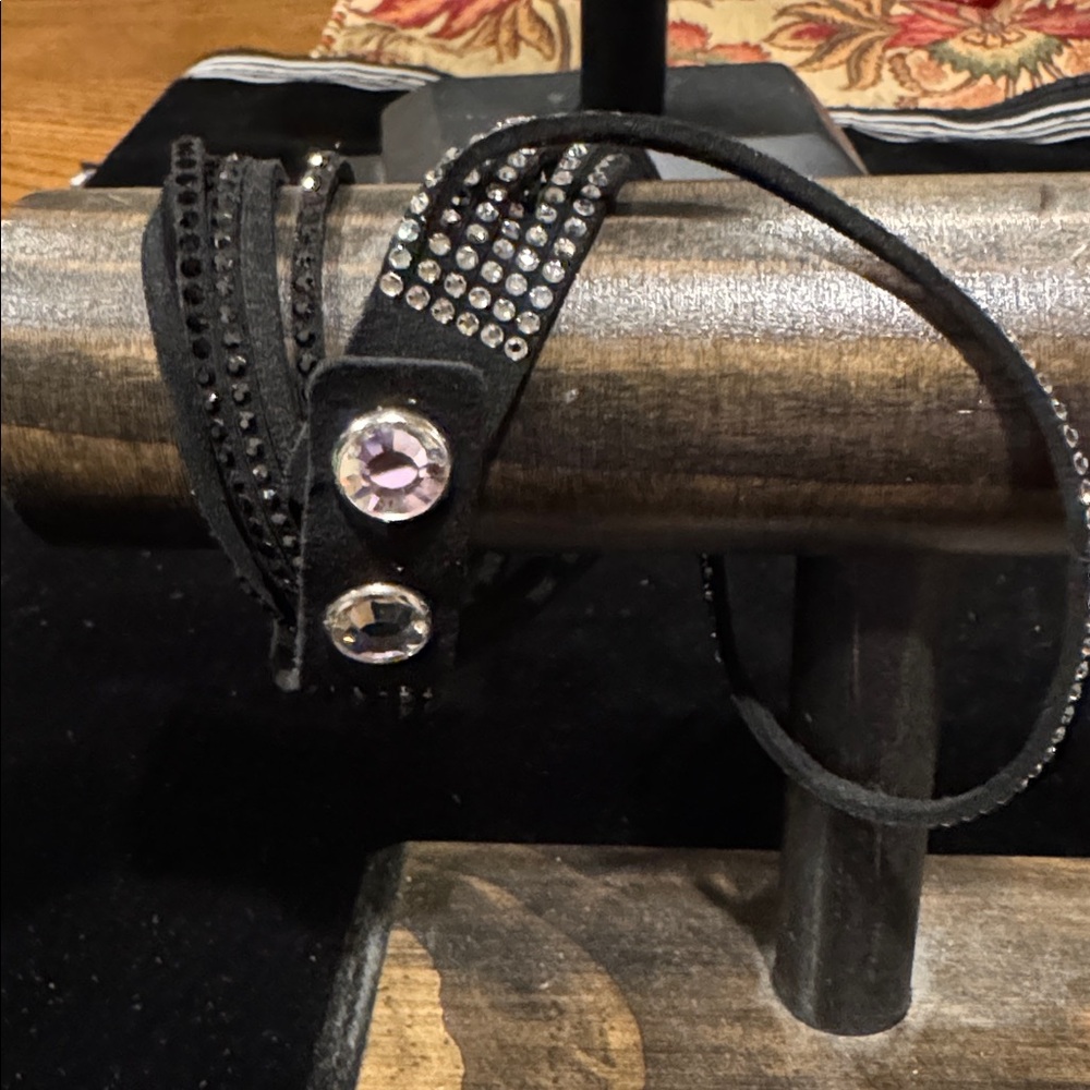 Elegant Black and Silver Wrap Bracelet - Picture 2 of 3